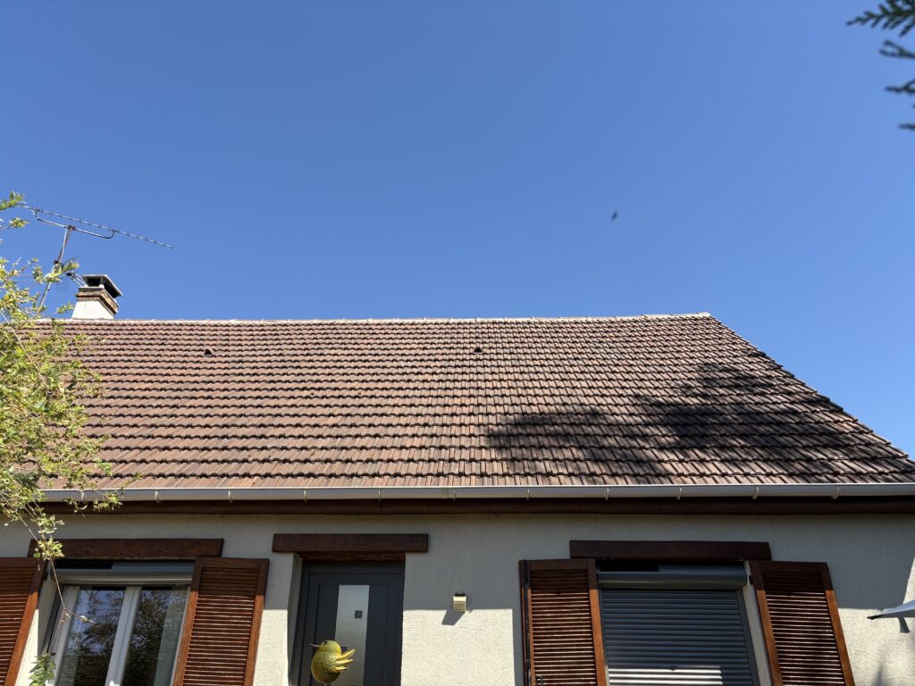 Tuiles faitières re-fixées et réalignées Gisors 27 Couvreur Mike Romain Tuiles faitières re-fixées et réalignées Gisors 27 Couvreur Mike Romain